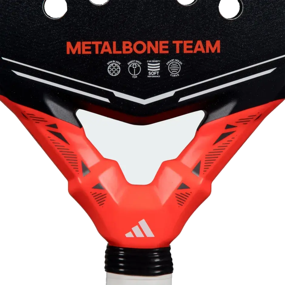 adidas Metalbone Team 2026, foto del prodotto da un'altra angolazione
